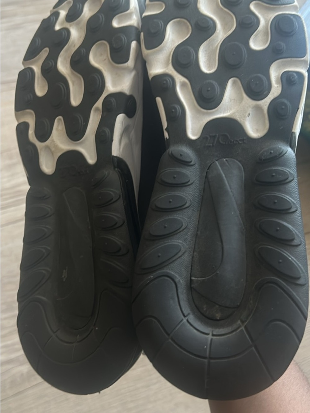 Nike women’s Black and White Air Max Running Sneakers - Picture 7 of 12